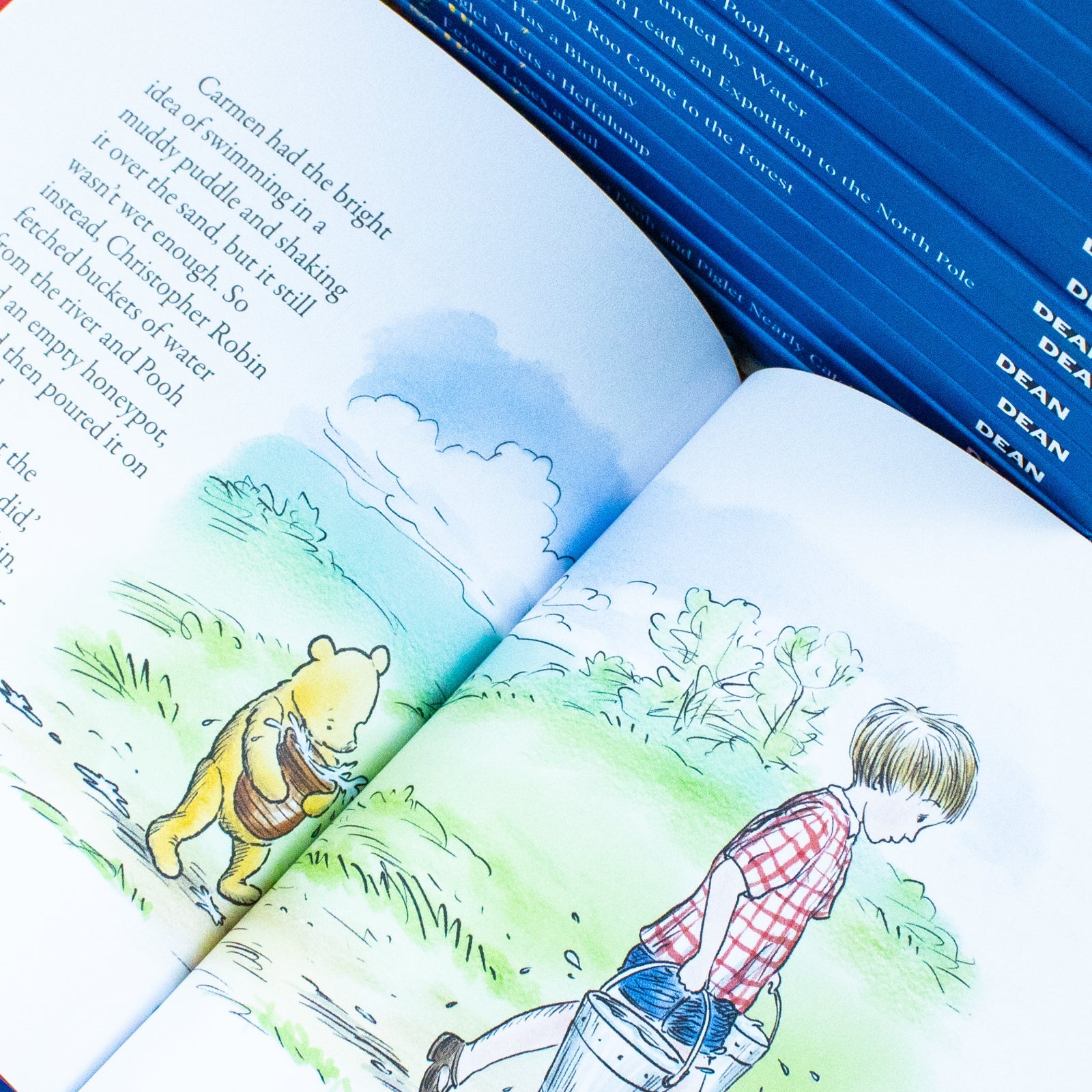 Winnie-the-Pooh Classic Story Collection (30-copy box): The Perfect Gift for Fans of Milne’s Original, Definitive Illustrated Classic Stories And Favourite Sequel Stories
