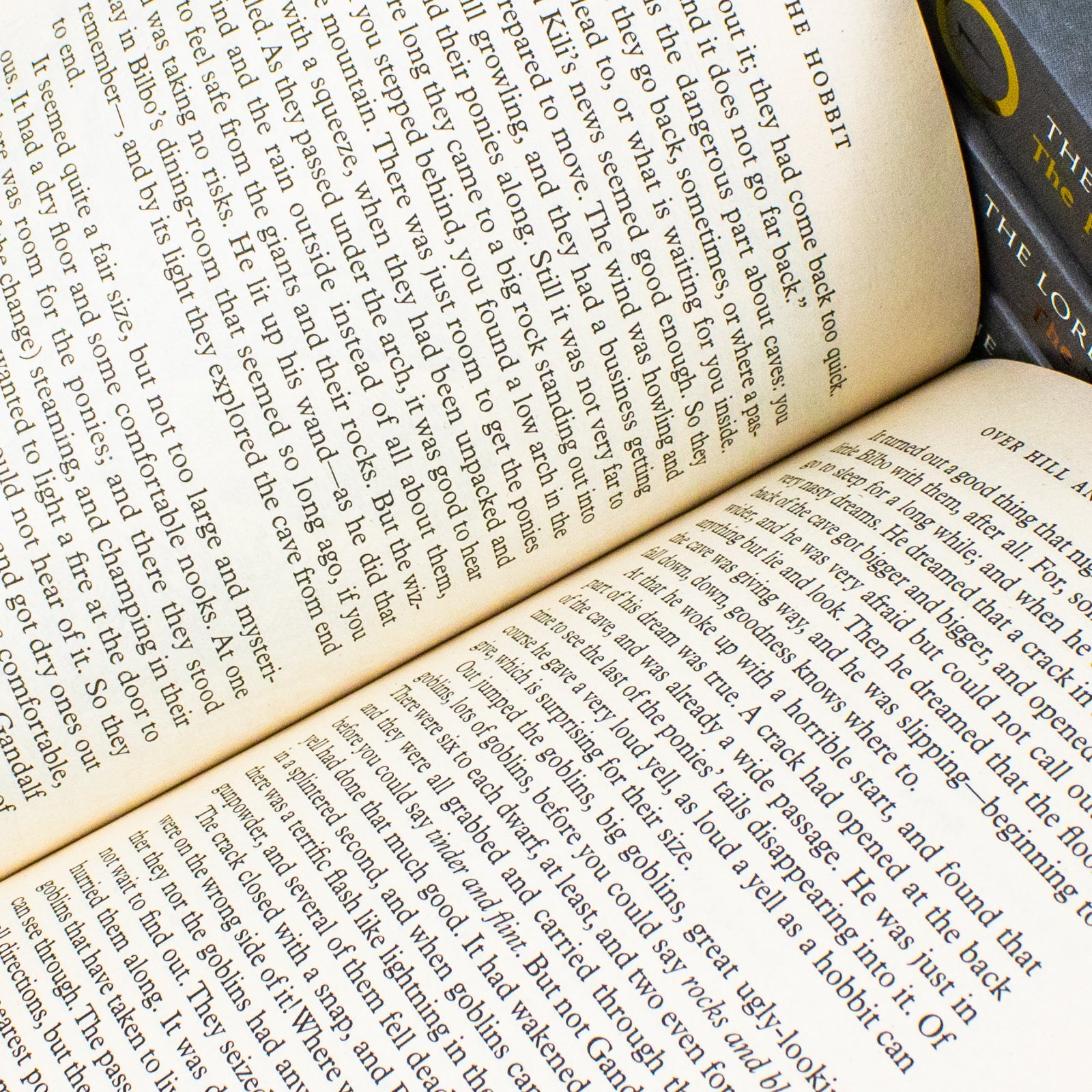 The Hobbit & The Lord of the Rings 4-Book Box Set by J.R.R. Tolkien – An Epic Fantasy Collection of Classic Tales, Magic & Adventure in Middle-Earth