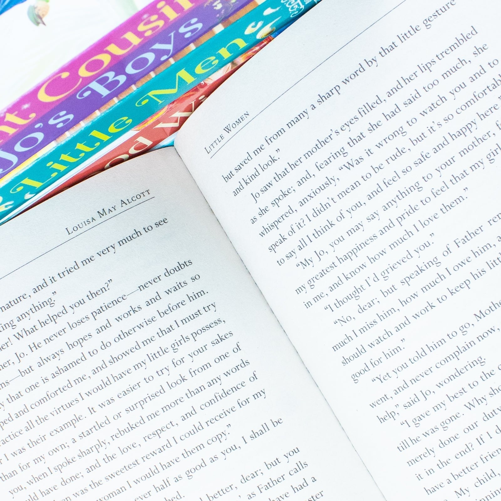 Little Women, Louisa May Alcott Family Favourites Collection: 5 Books Boxed Set with Postcards & Journal