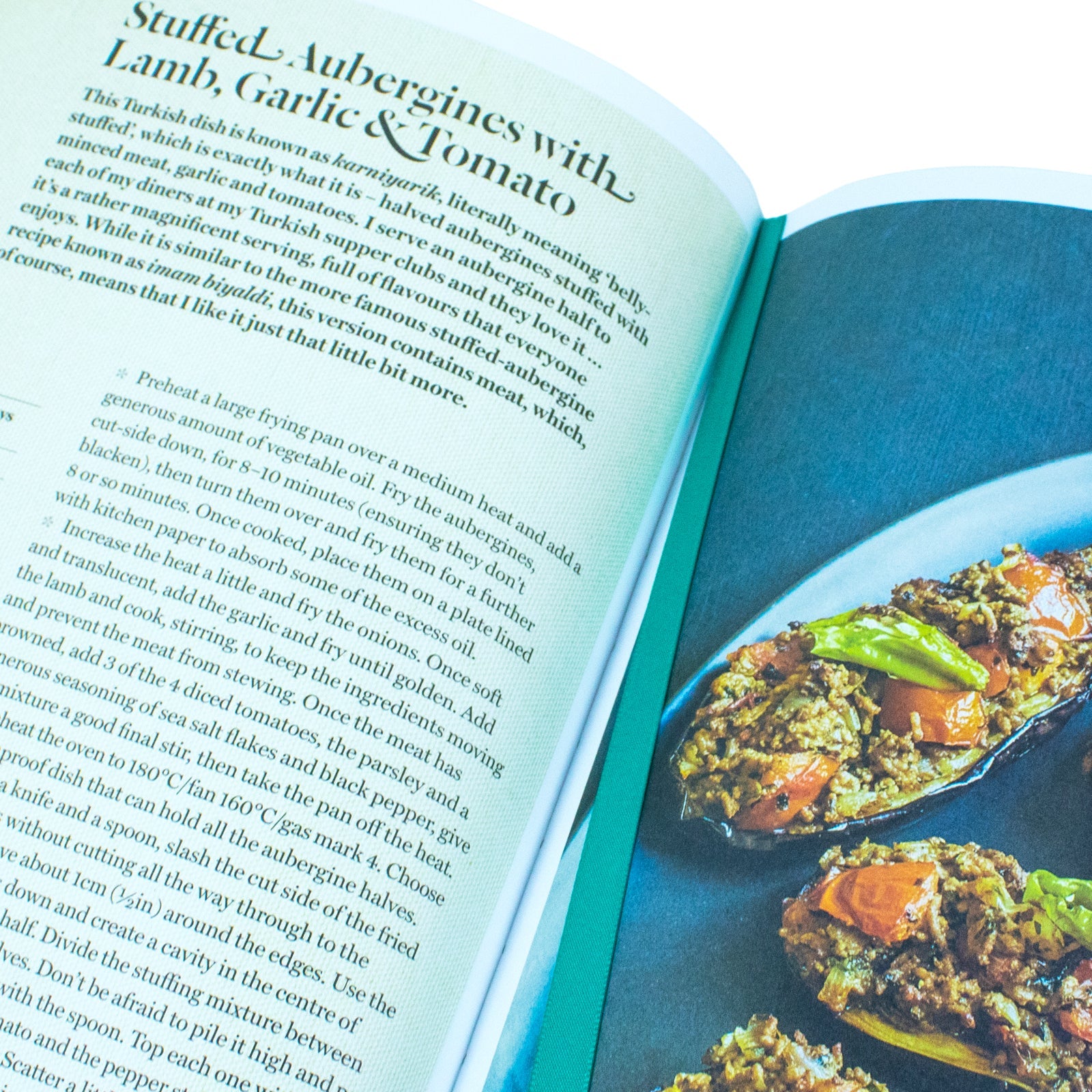 Persiana: Recipes from the Middle East and Beyond - The special gold-embellished 10th anniversary edition for food lovers