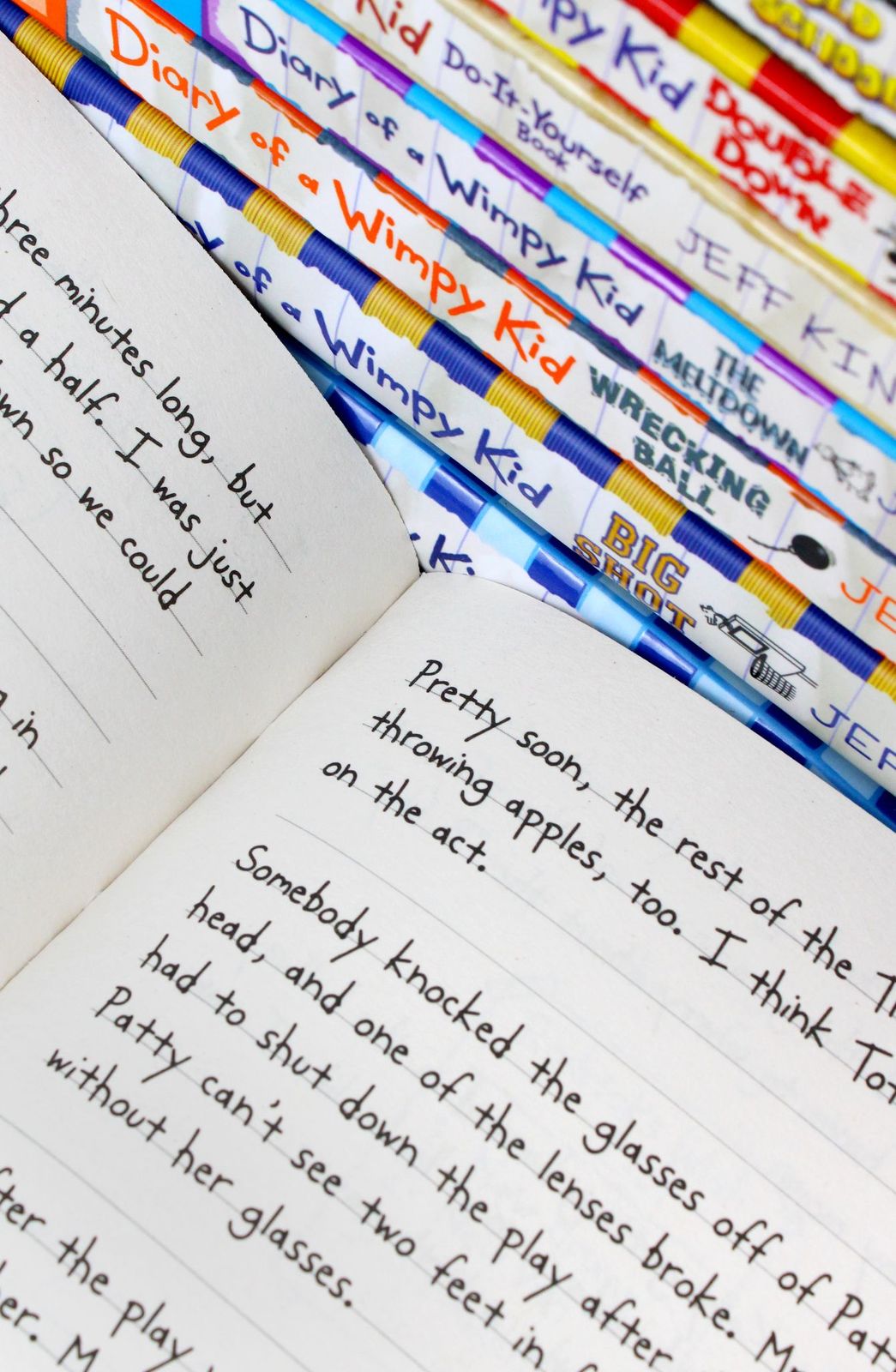 Photo of Diary of a Wimpy Kid 16 Book Collection Set Pages by Jeff Kinney