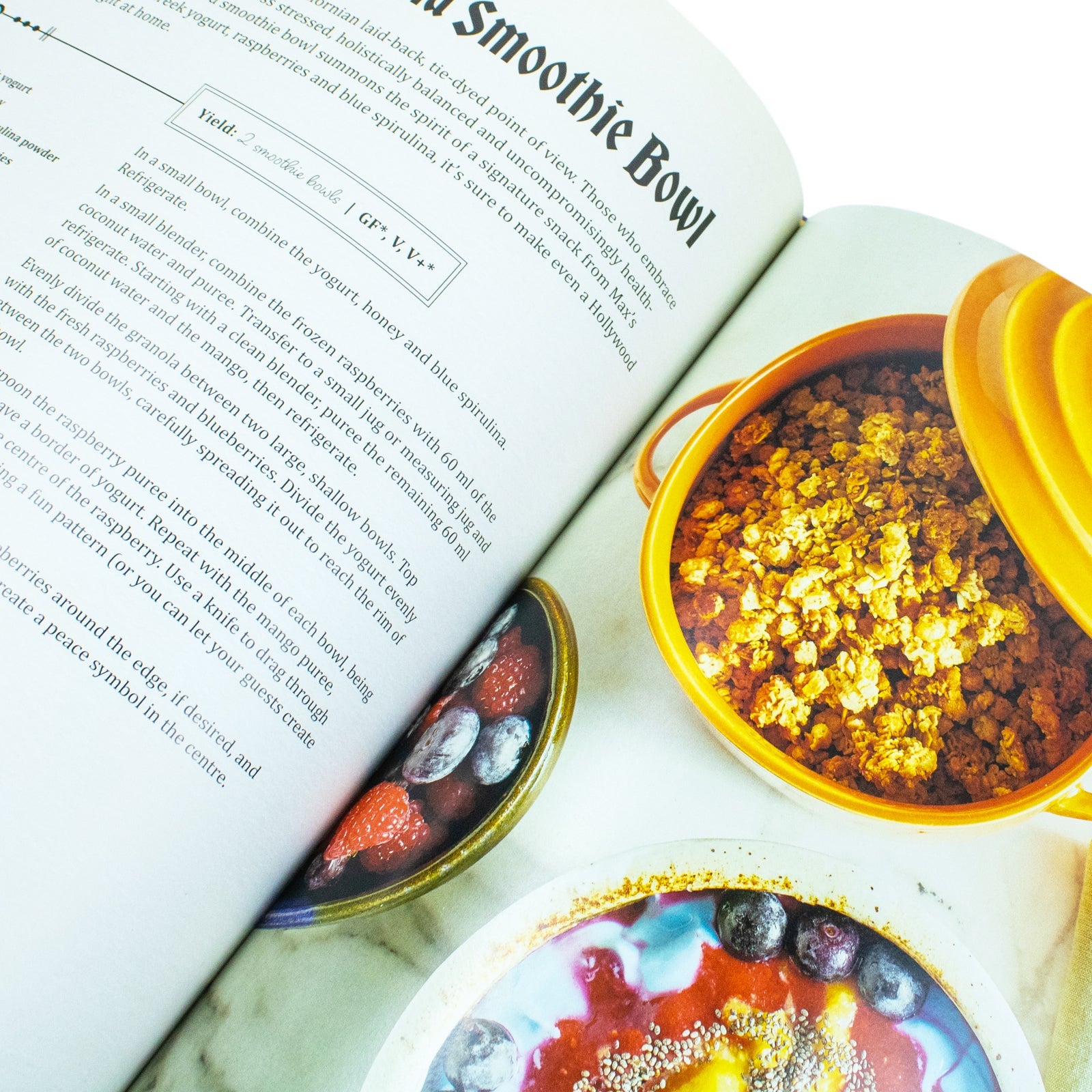 Disney Hocus Pocus: The Official Cookbook: A delightfully creepy cookbook, filled with magical Halloween recipes - the perfect gift for fans of all ages!