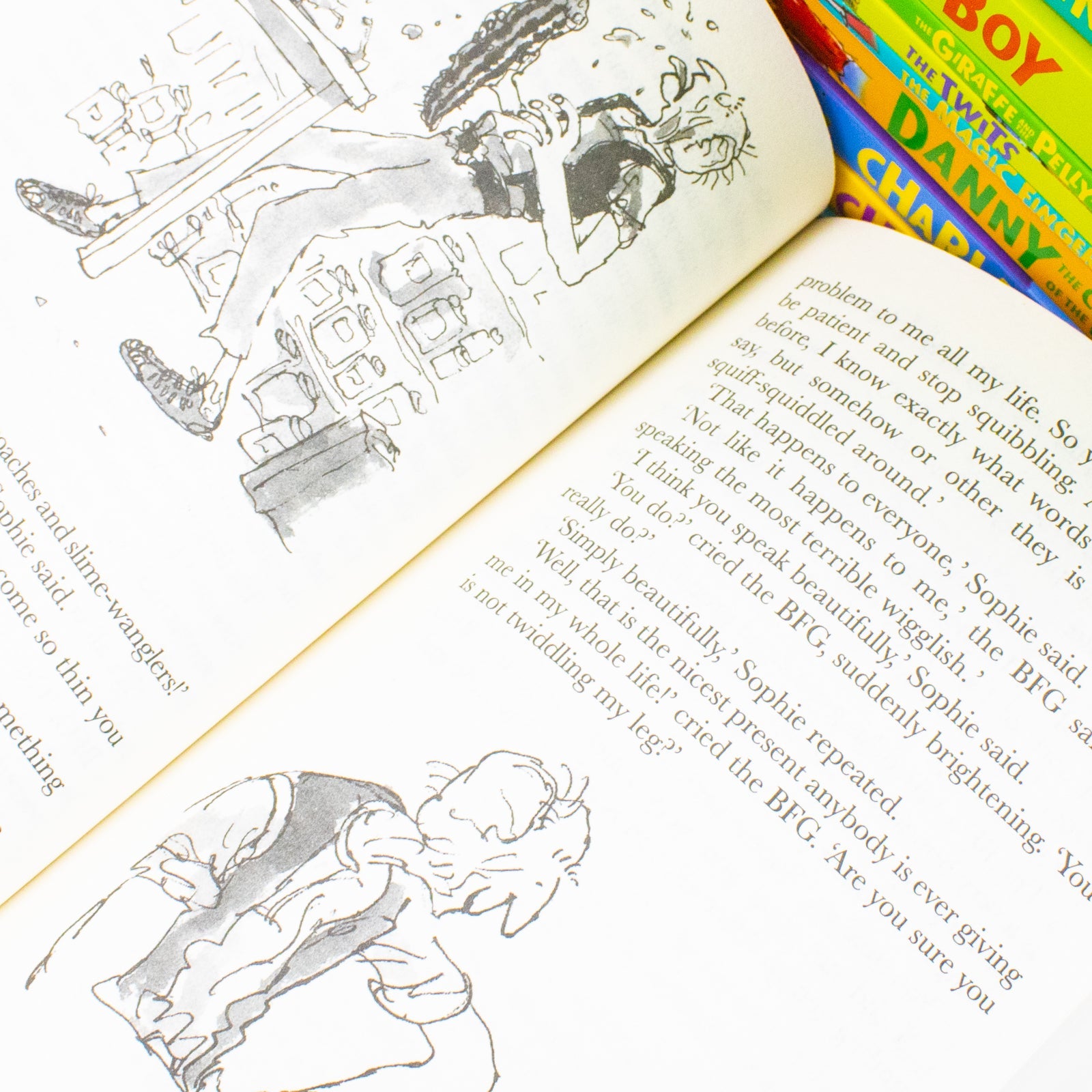 Roald Dahl Collection 16 Book Set – BFG, Matilda, Witches, Twits – Classic Children's Fiction, Kids Adventure Book Age 8+, Bedtime & Fun Reading