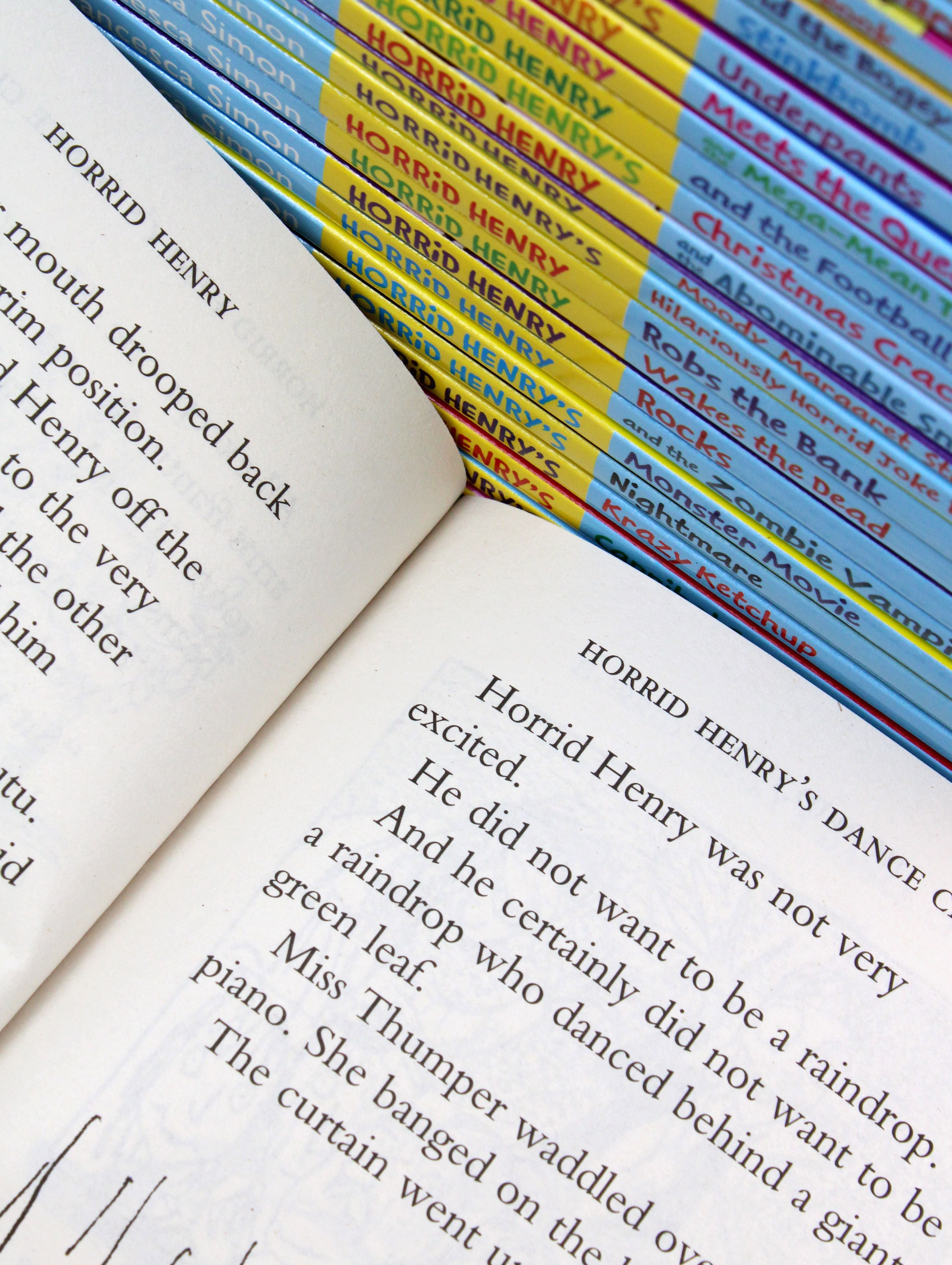 Horrid Henrys Loathsome Library 30 Books Collection Box Gift