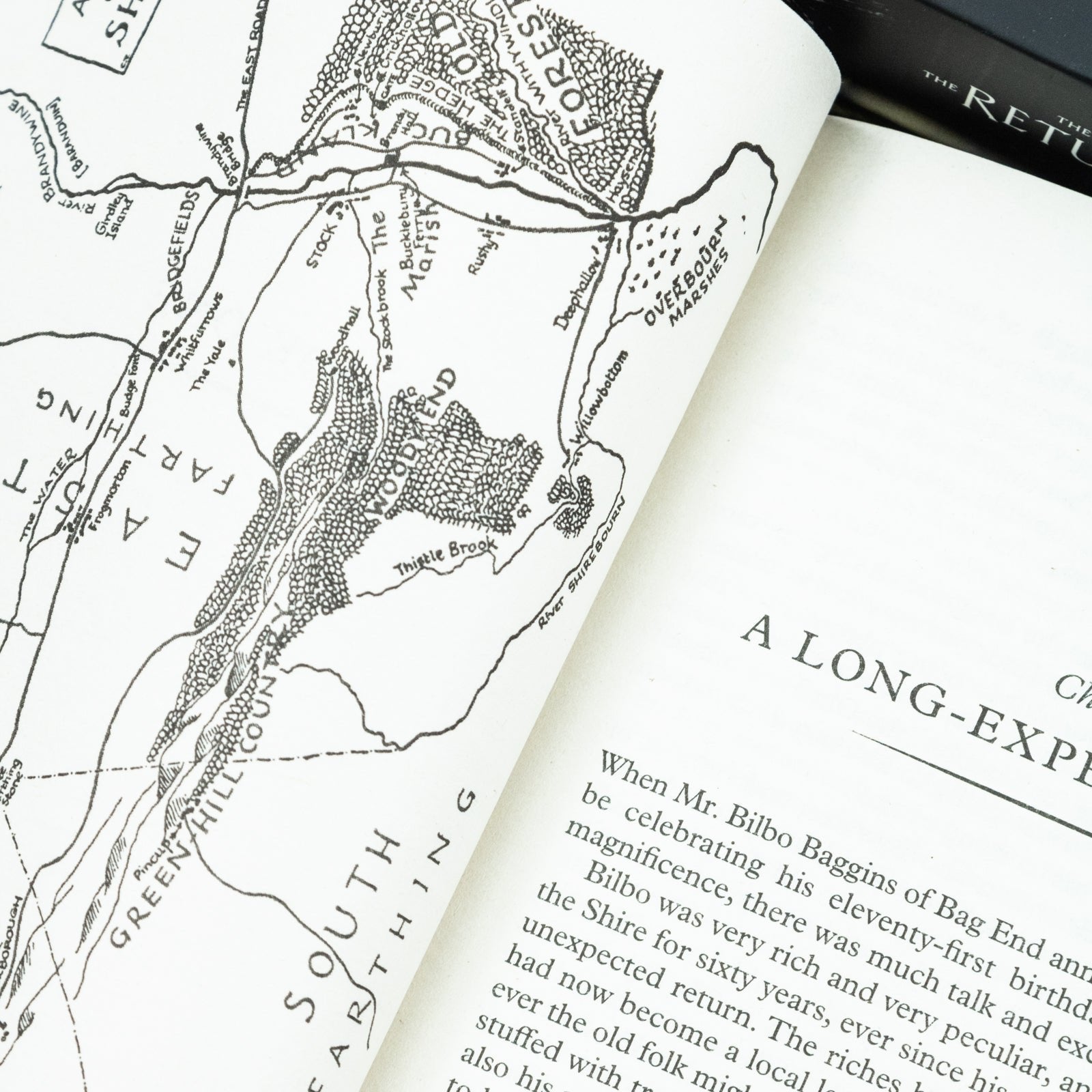 The Lord of the Rings Trilogy 3-Book Set by J.R.R. Tolkien | Epic Fantasy Adventure in Middle-Earth – Magic, Quests, Heroism & Classic Storytelling