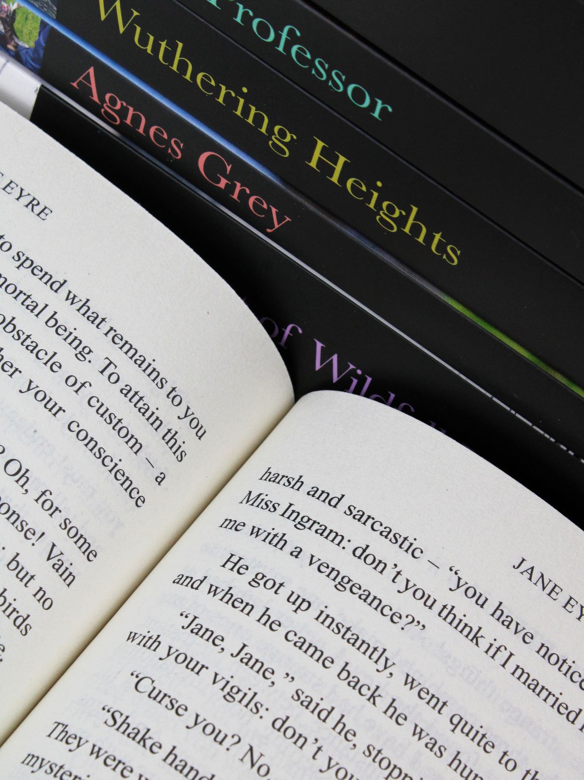 The Bronte Sisters Complete 7 Book Collection Box Set Wuthering Heights | Classic Novels by Anne, Charlotte & Emily Bronte | Timeless Fiction